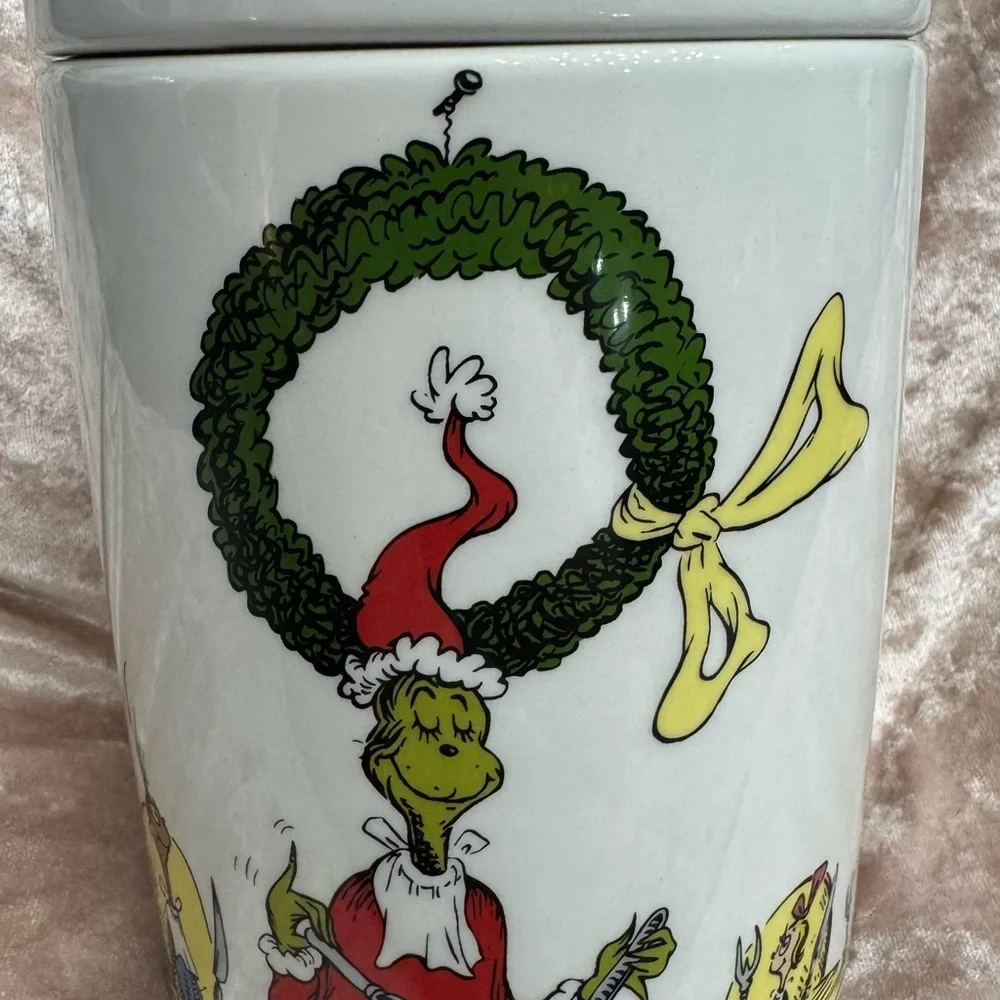 DR SEUSS “HOW THE GRINVH STOLE CHRISTMAS” CHRISTMAS CANISTER W/ROAST BEAST NEW